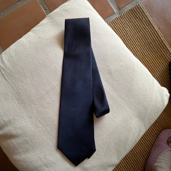 Kenneth Cole Collection - Picture 2 of 3